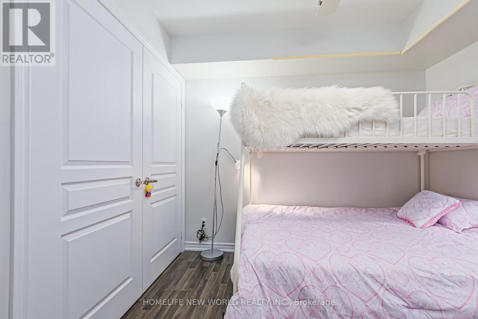 #101 -5 ANCHORAGE CRES, #101