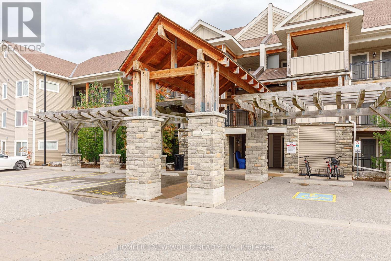 #101 -5 ANCHORAGE CRES, #101
