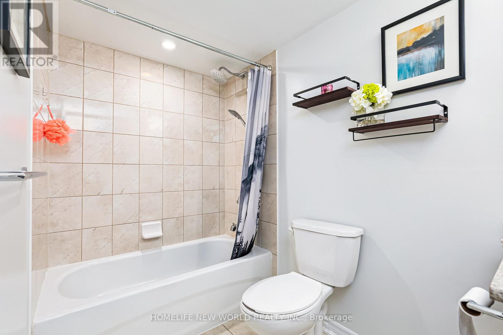 #101 -5 ANCHORAGE CRES, #101