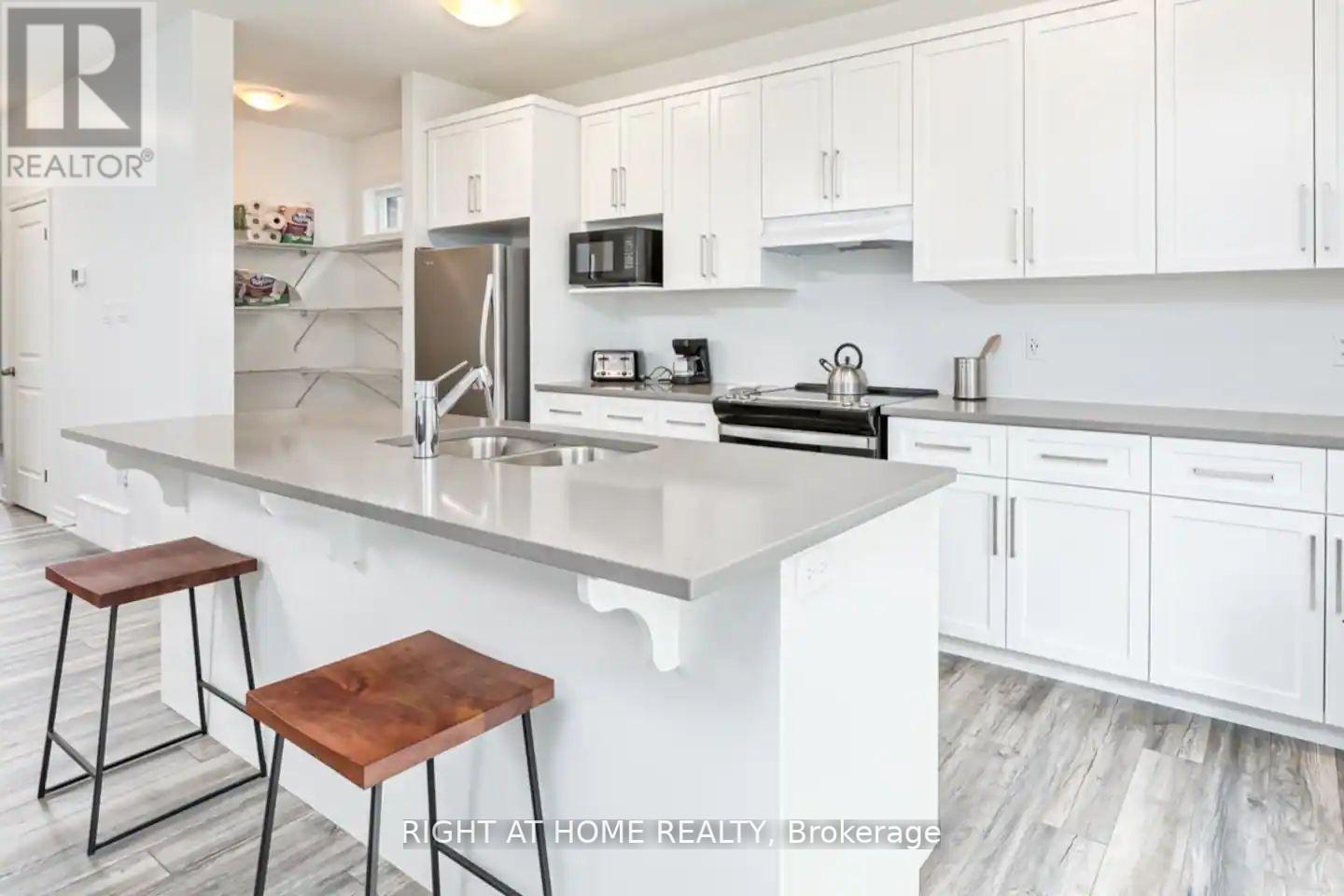 23 KERR ST