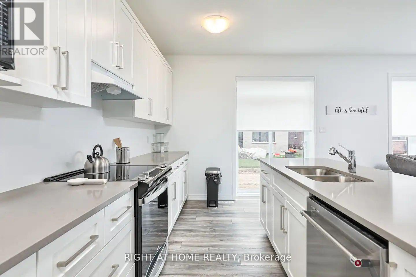 23 KERR ST