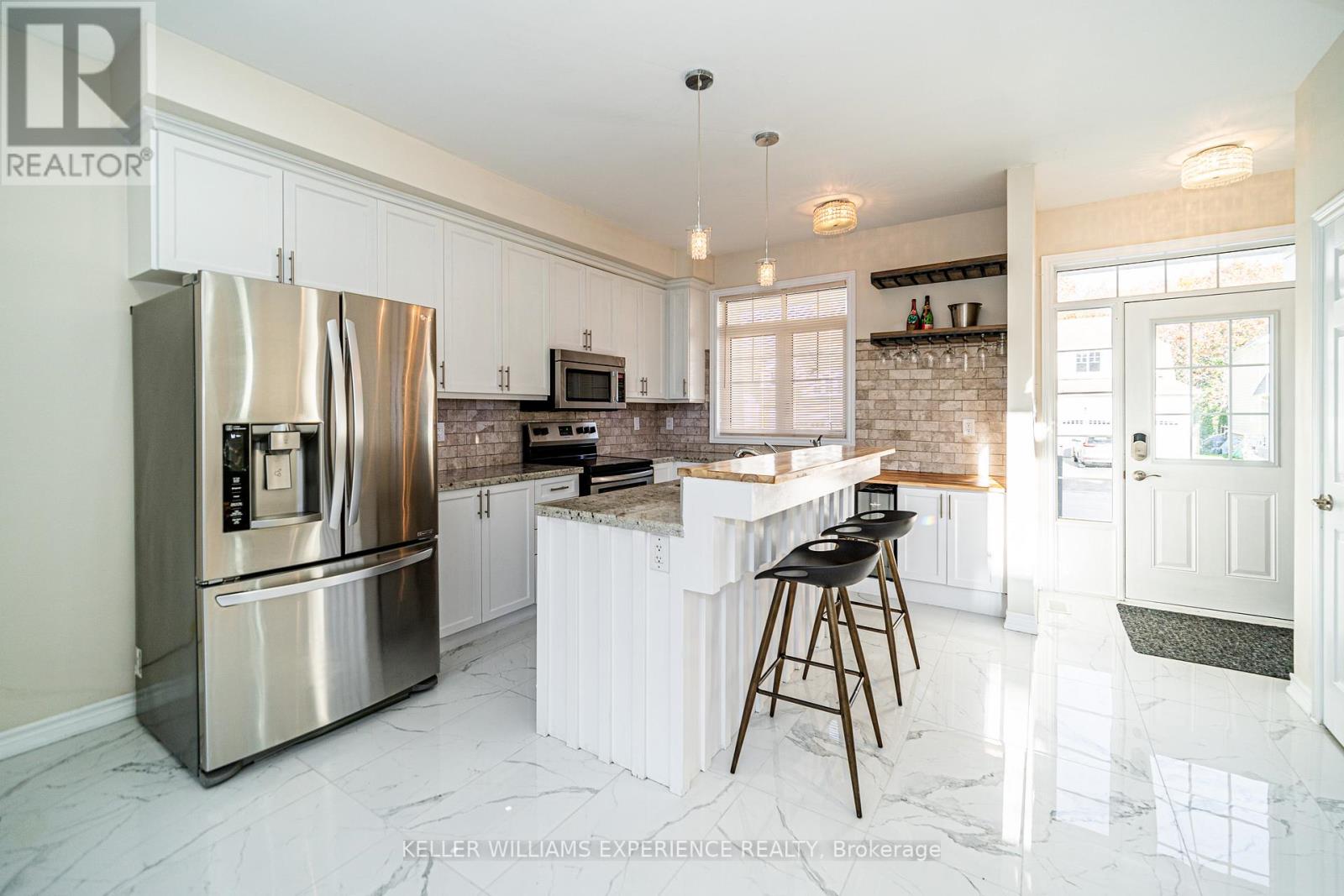 61 RIVERWALK PL