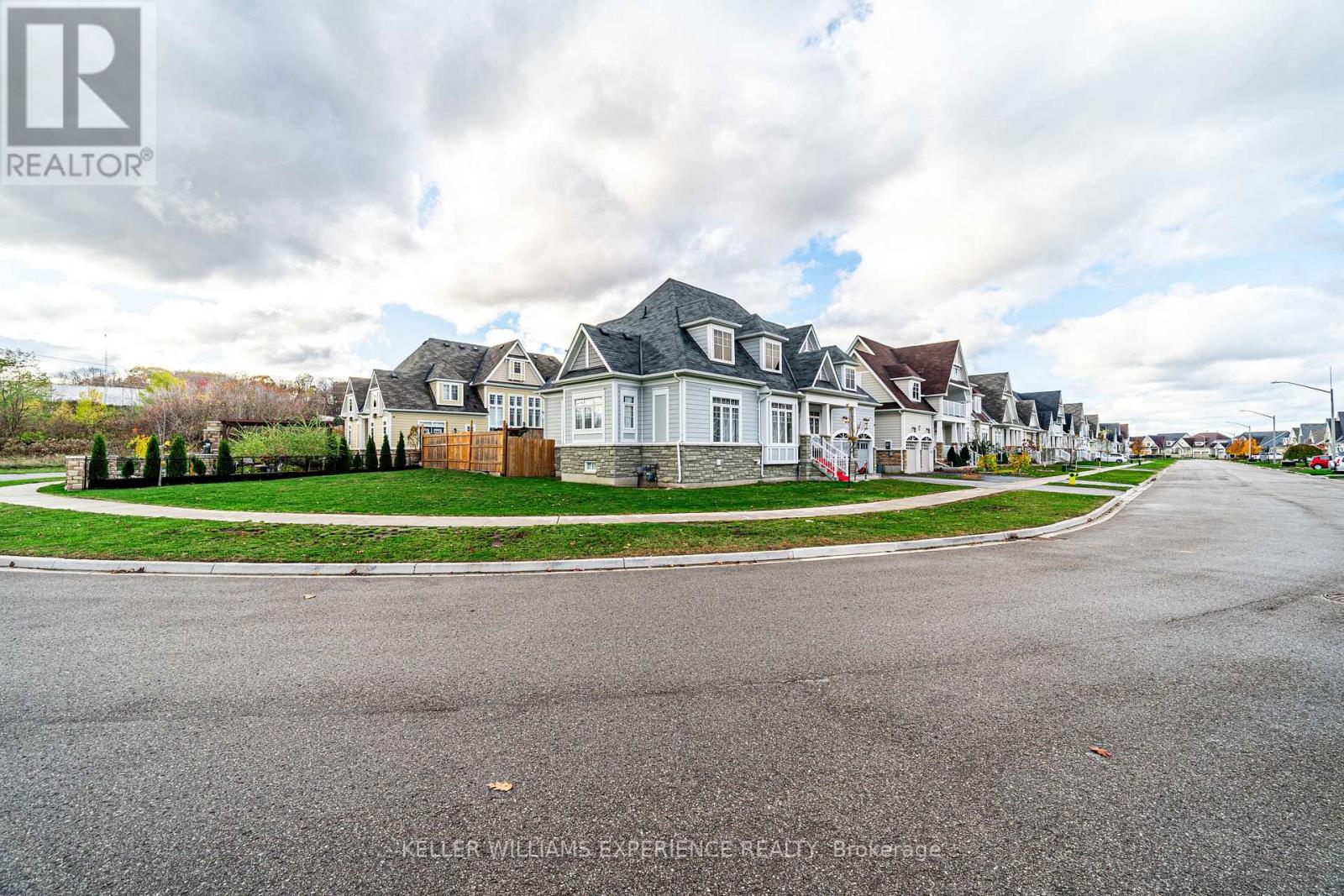 61 RIVERWALK PL