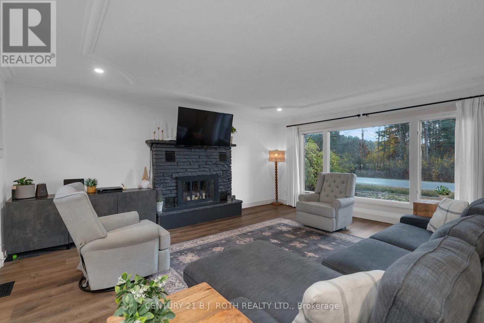 4 CONCESSION RD 13  W
