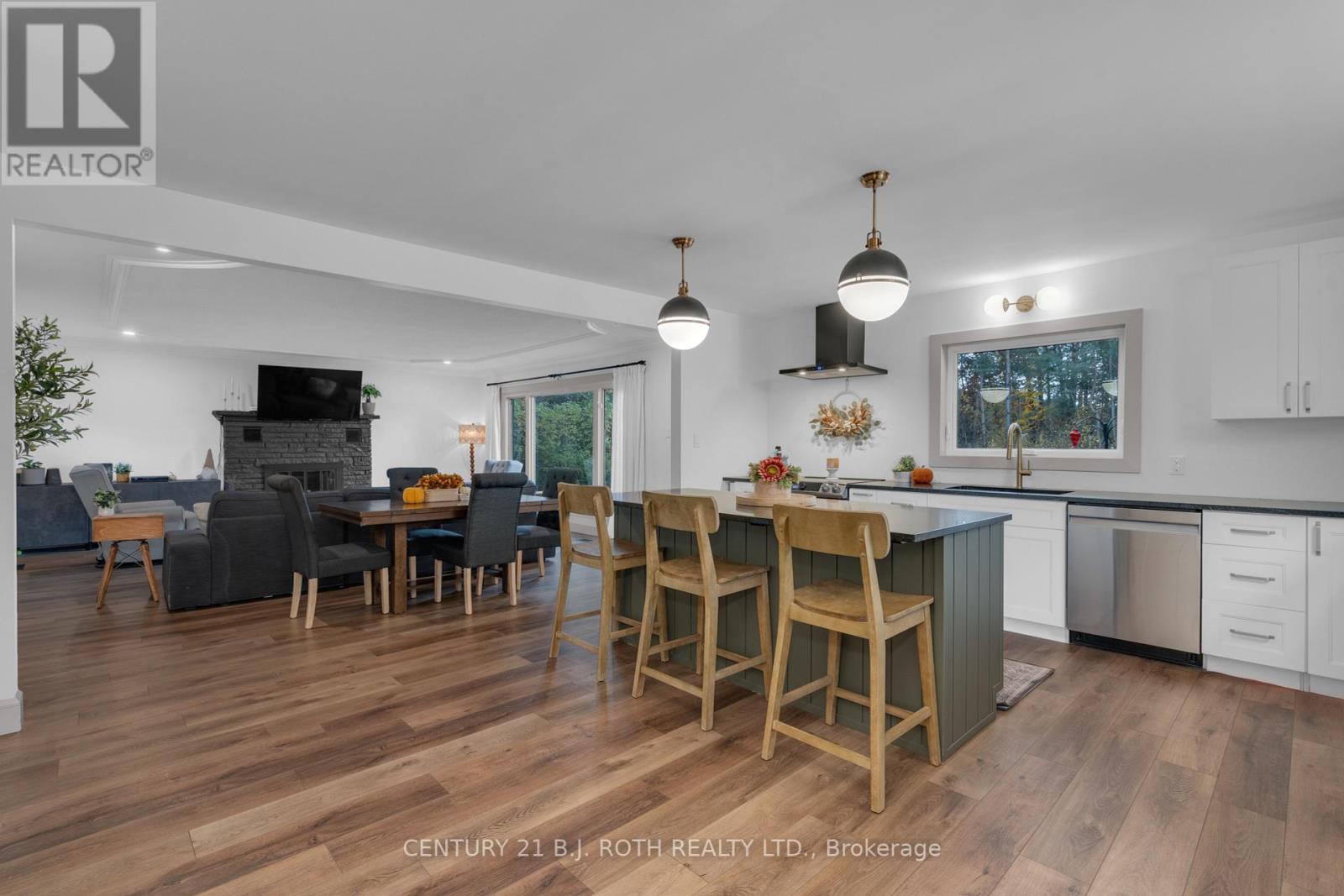 4 CONCESSION RD 13  W