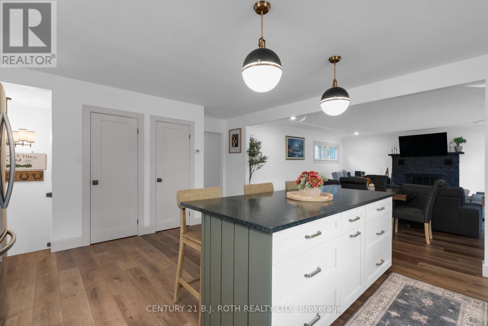 4 CONCESSION RD 13  W