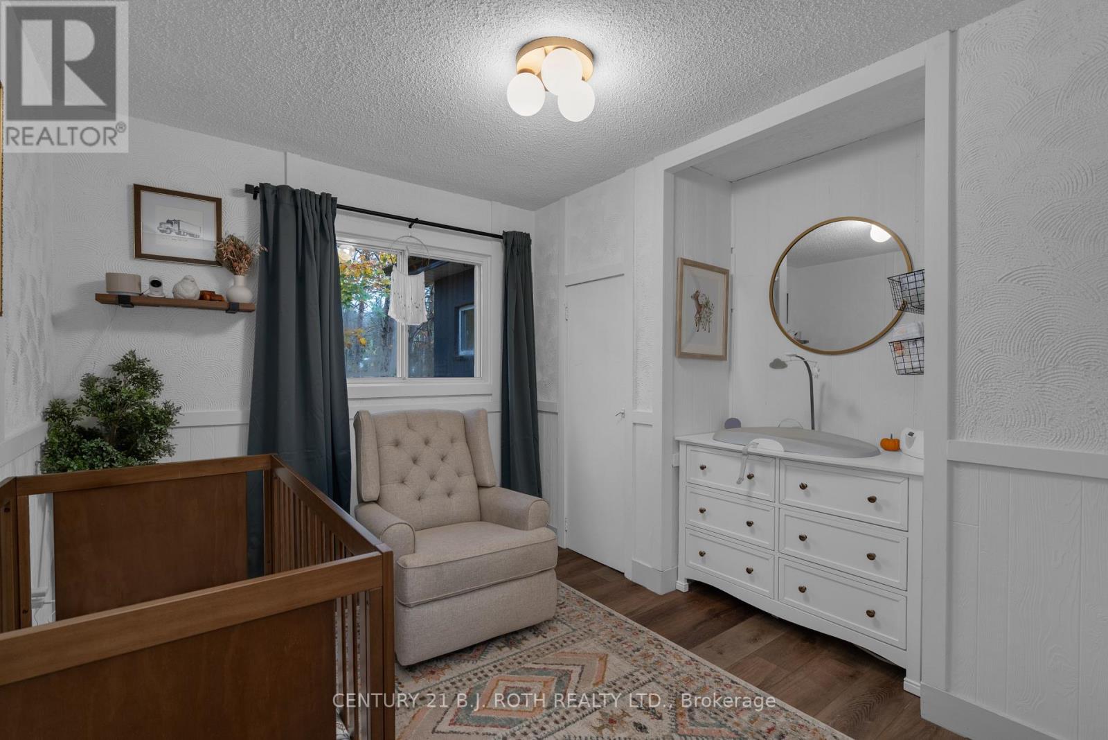 4 CONCESSION RD 13  W