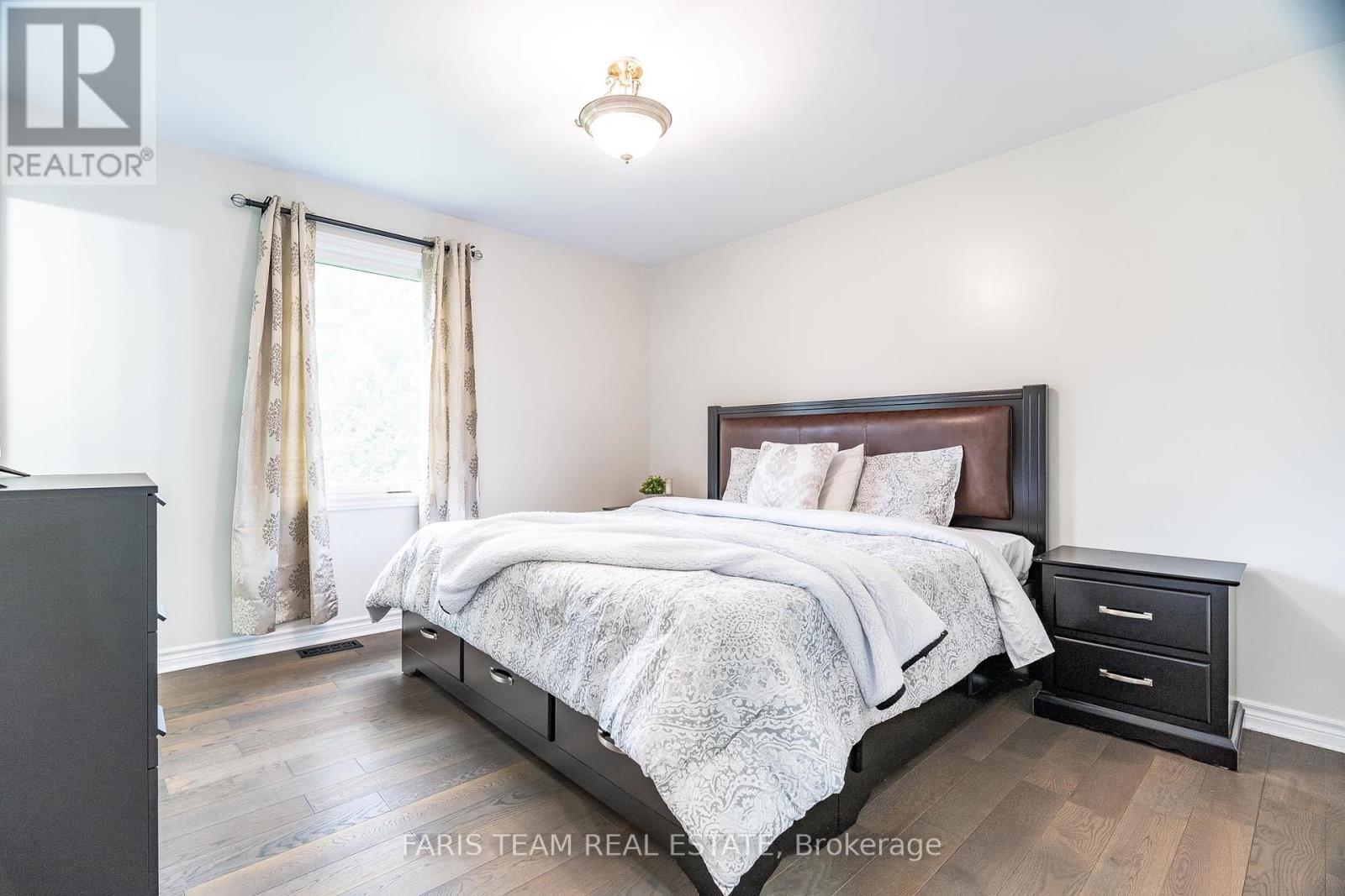 66 HAWTHORN PL