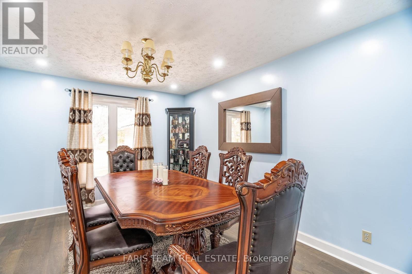 66 HAWTHORN PL