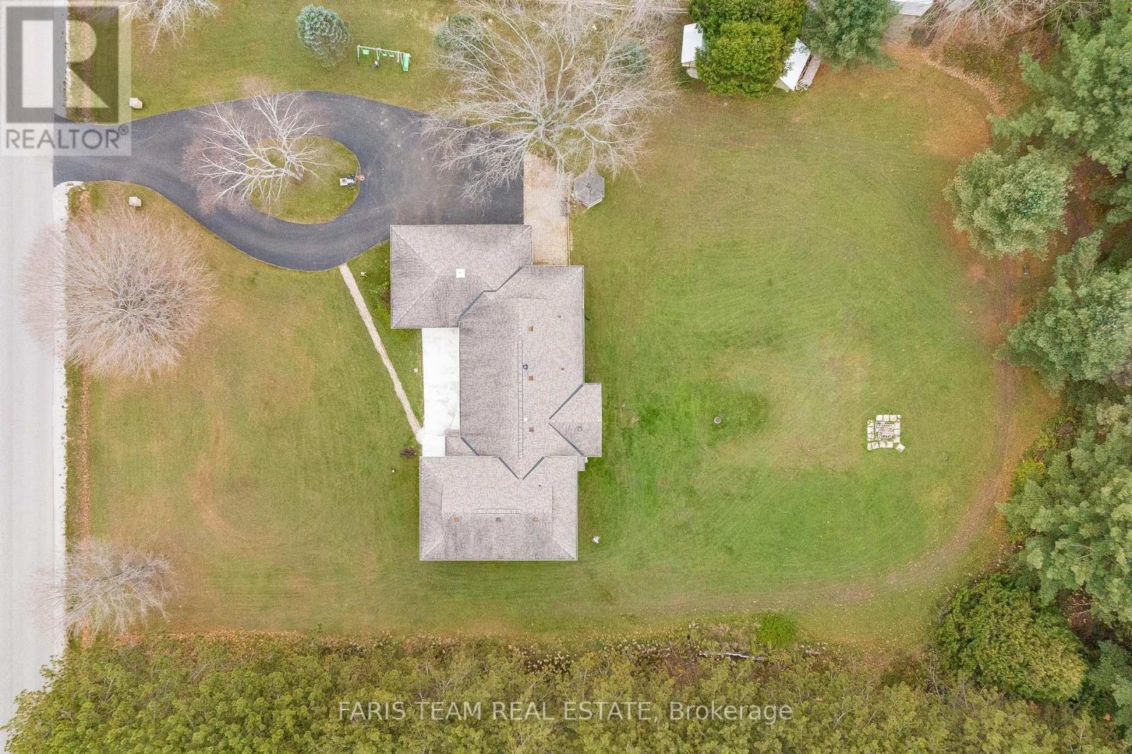 66 HAWTHORN PL