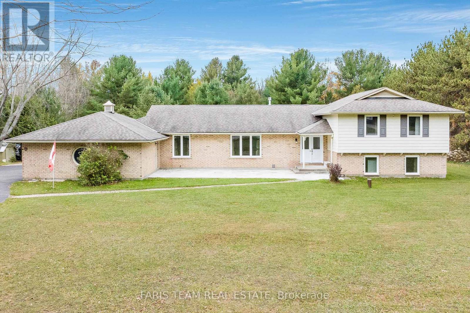 66 HAWTHORN PL