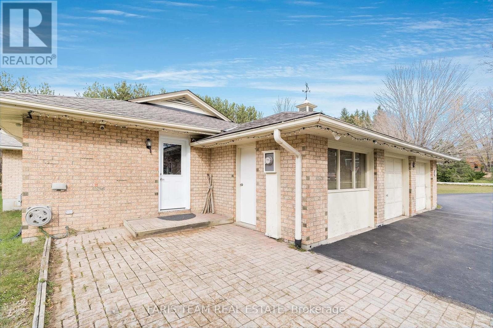 66 HAWTHORN PL