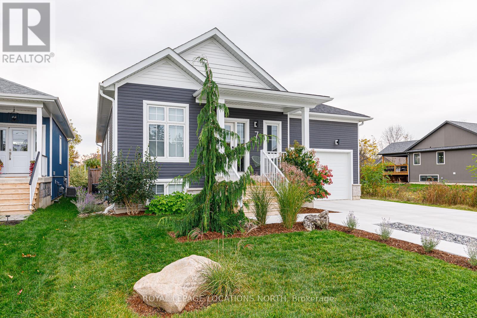 74 FINDLAY DR