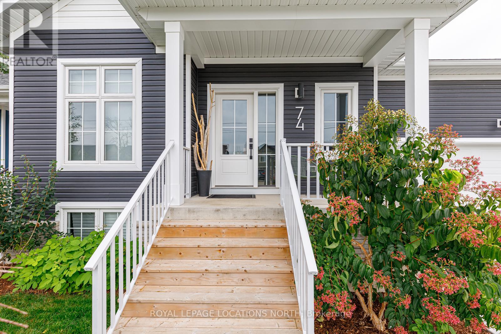 74 FINDLAY DR