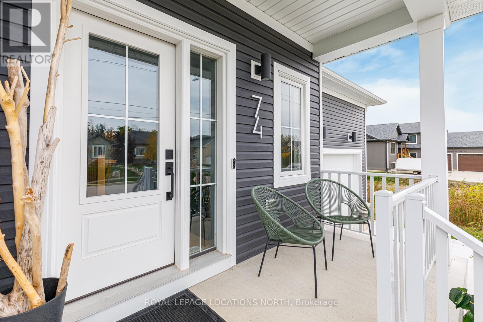 74 FINDLAY DR