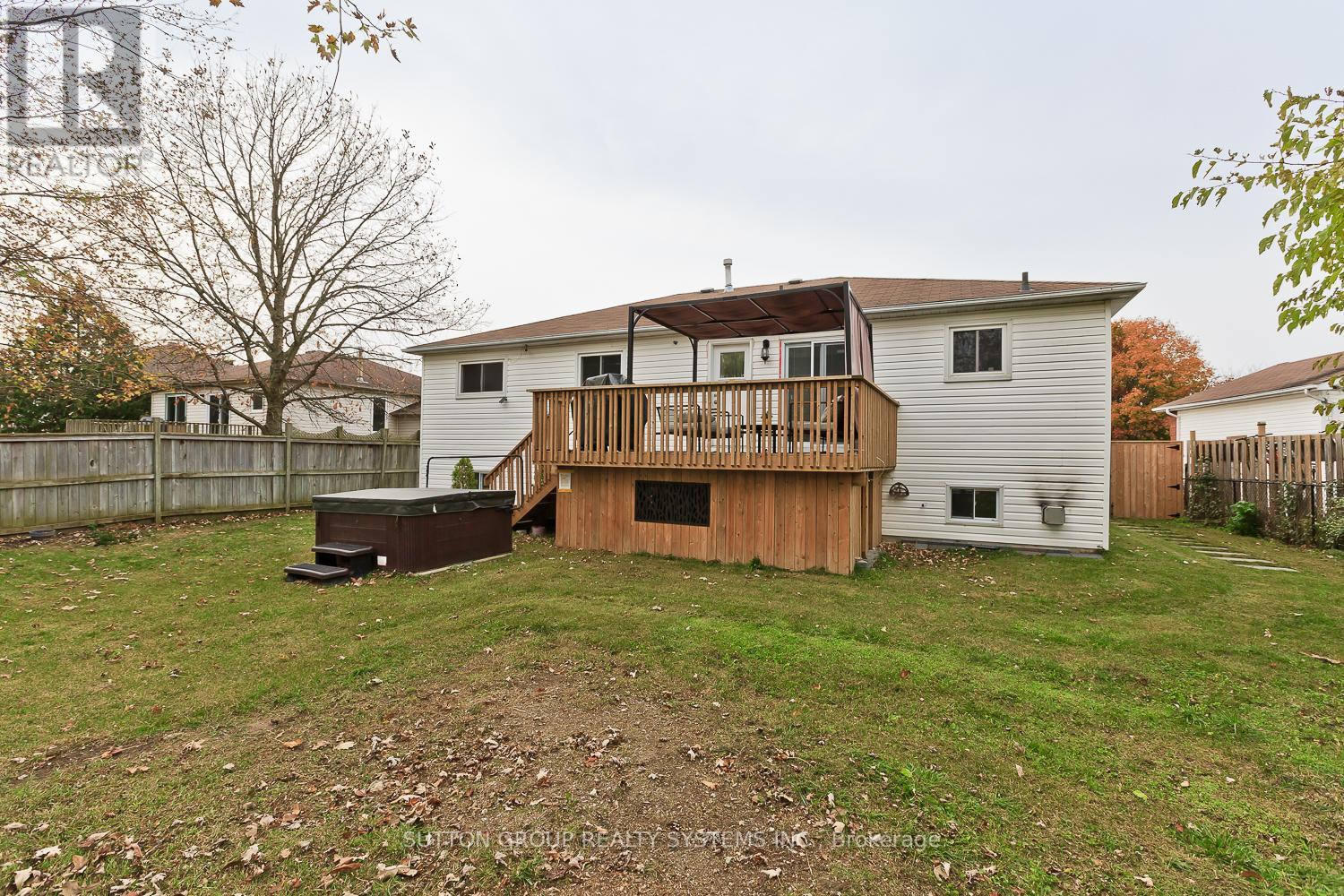 81 ROYAL BEECH DR