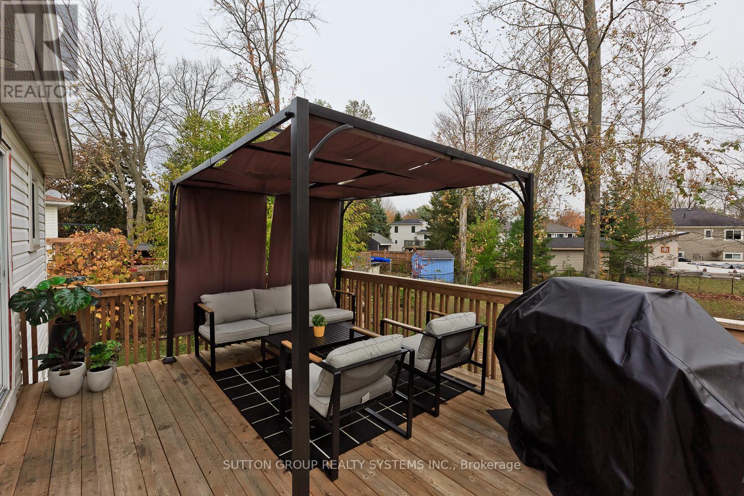 81 ROYAL BEECH DR