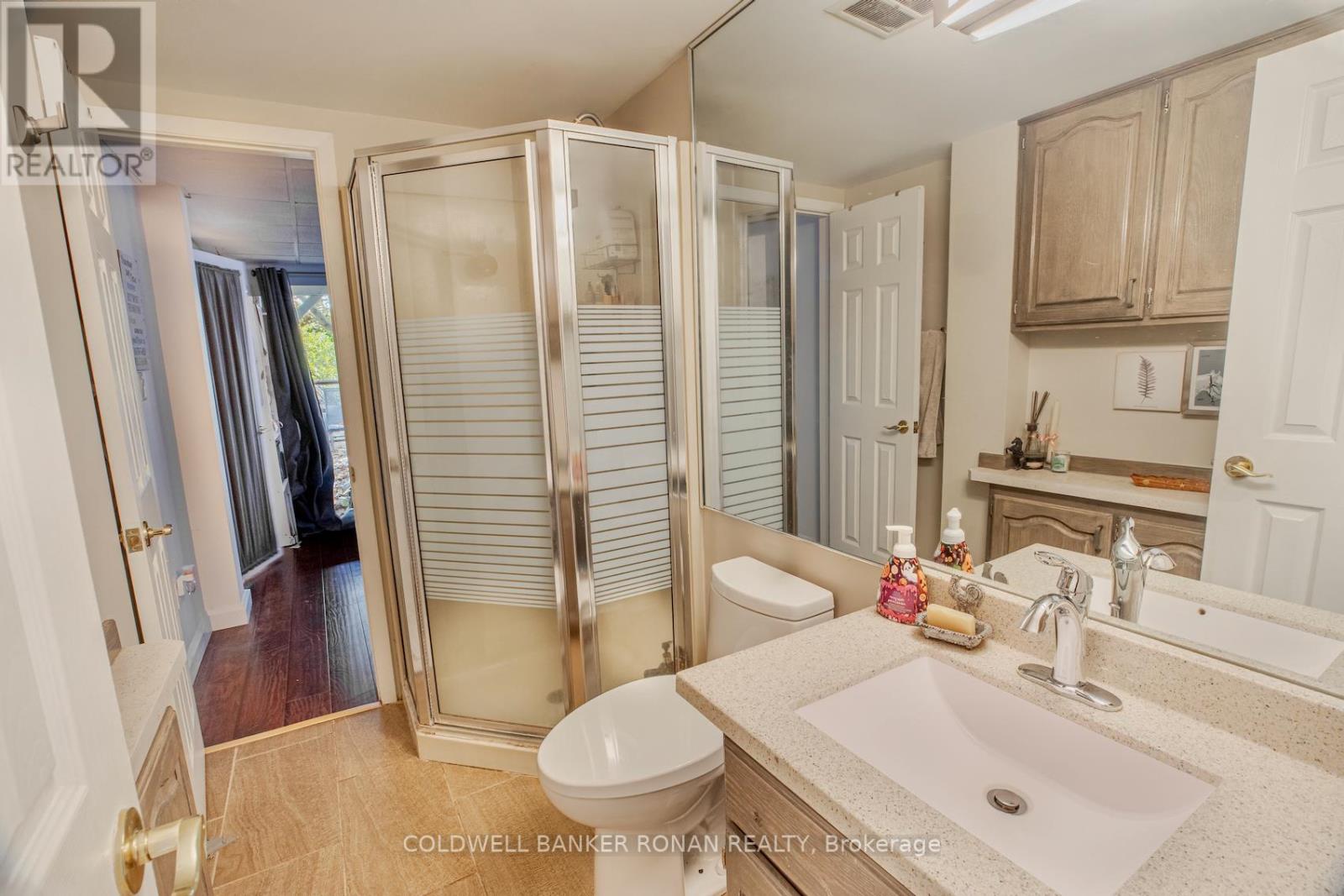 43 LANKIN BLVD