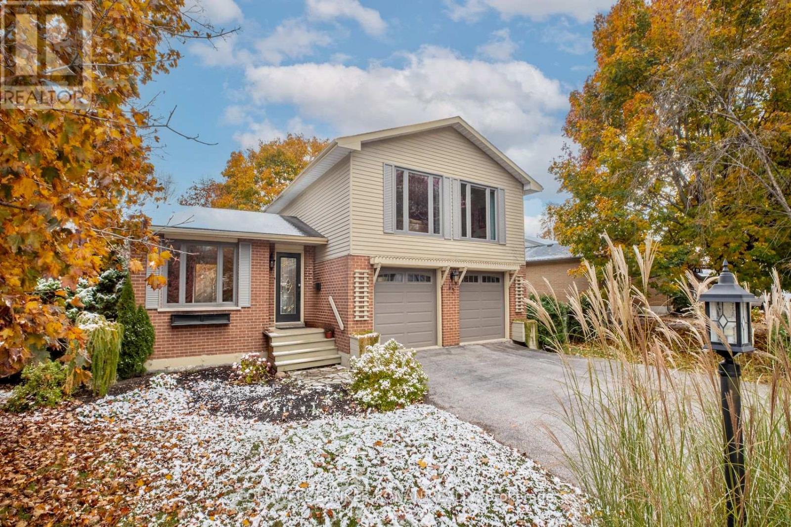 43 LANKIN BLVD