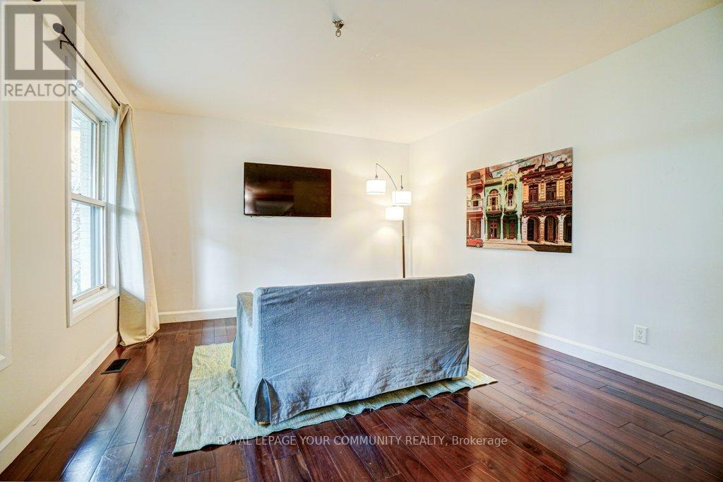 11 BLACKBURN AVE