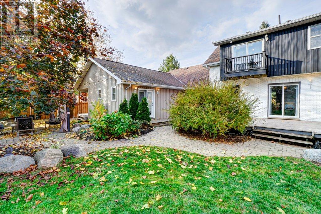 11 BLACKBURN AVE
