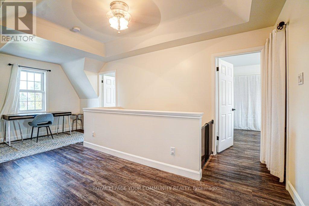 11 BLACKBURN AVE