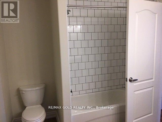1002 YONGE ST UPPER LVL ST