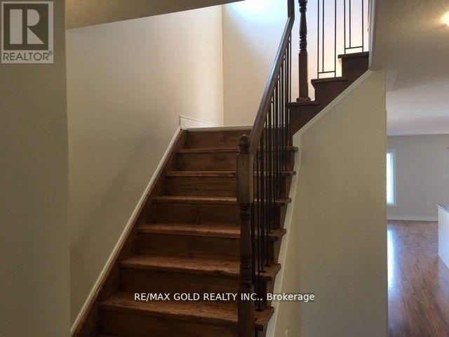 1002 YONGE ST UPPER LVL ST
