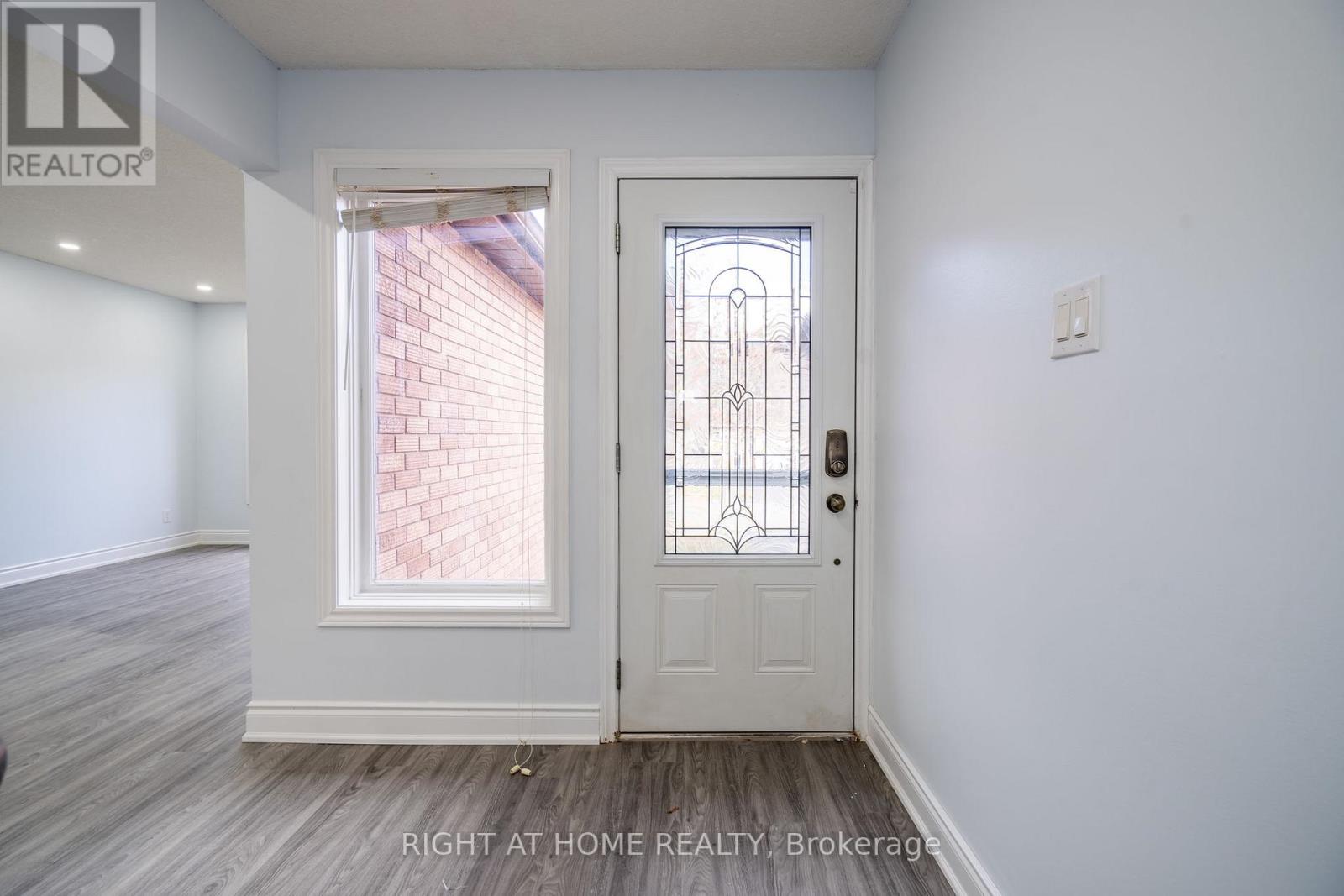 1052 DINA CRES