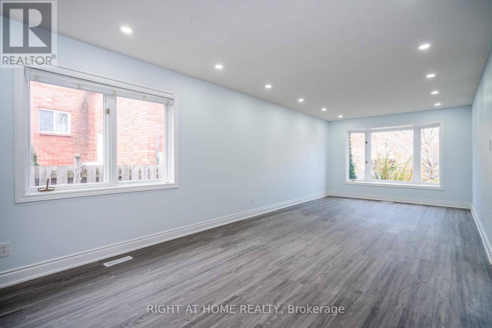 1052 DINA CRES