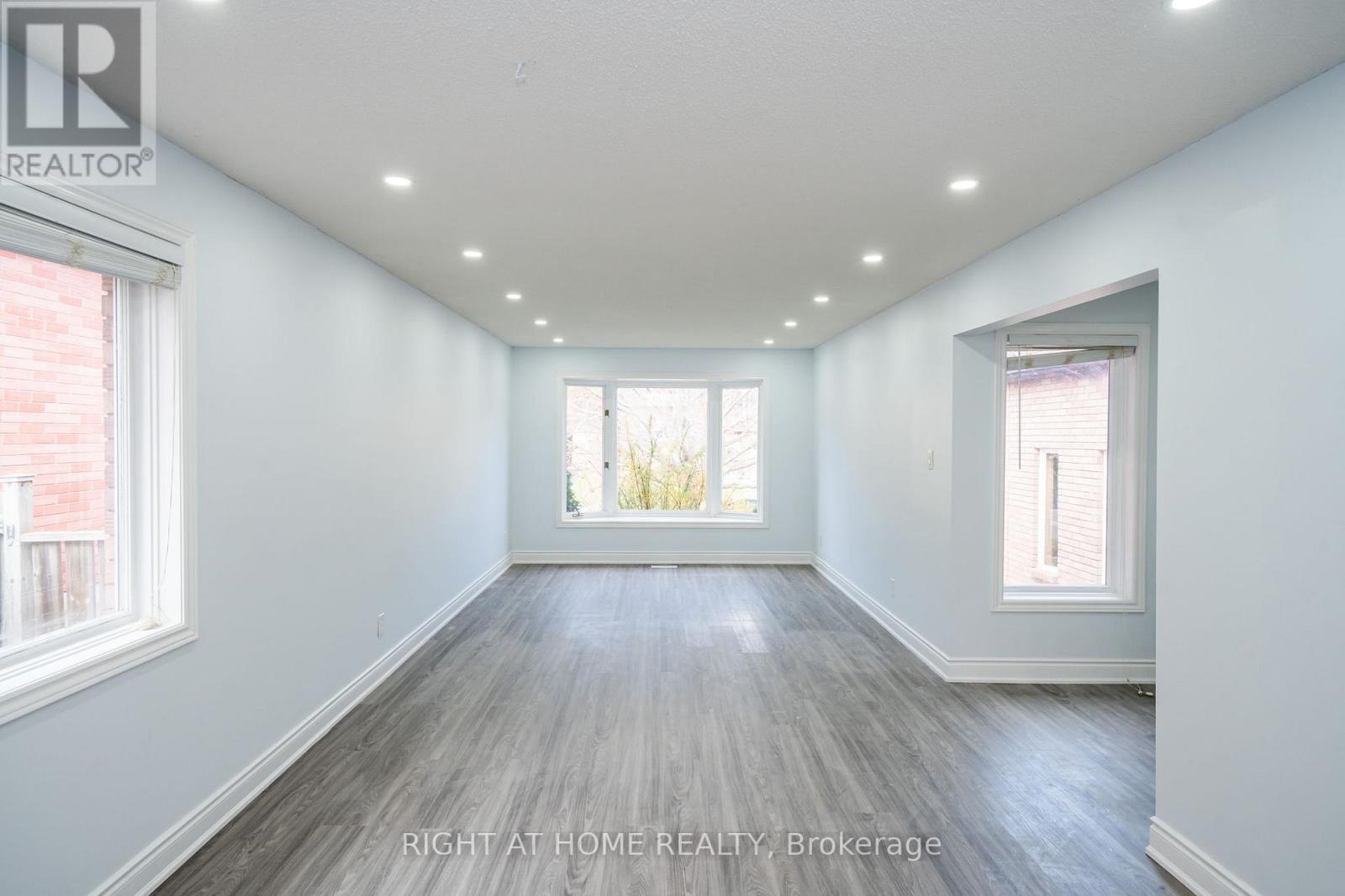 1052 DINA CRES