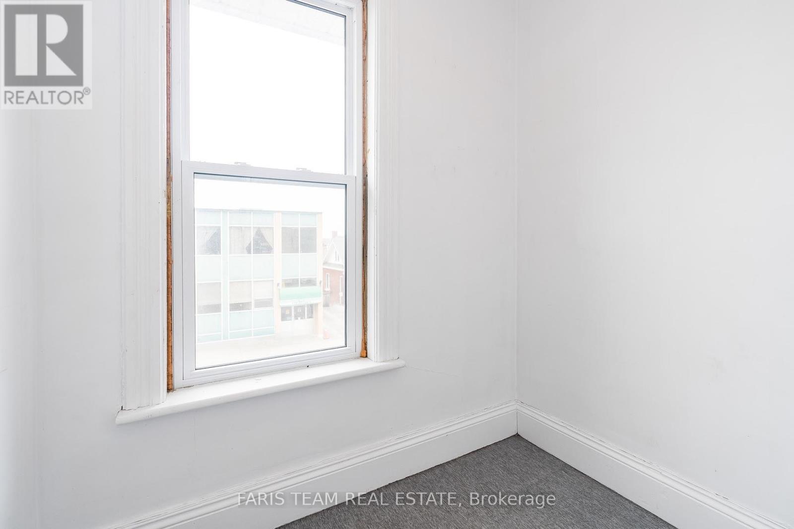 523 ELIZABETH ST