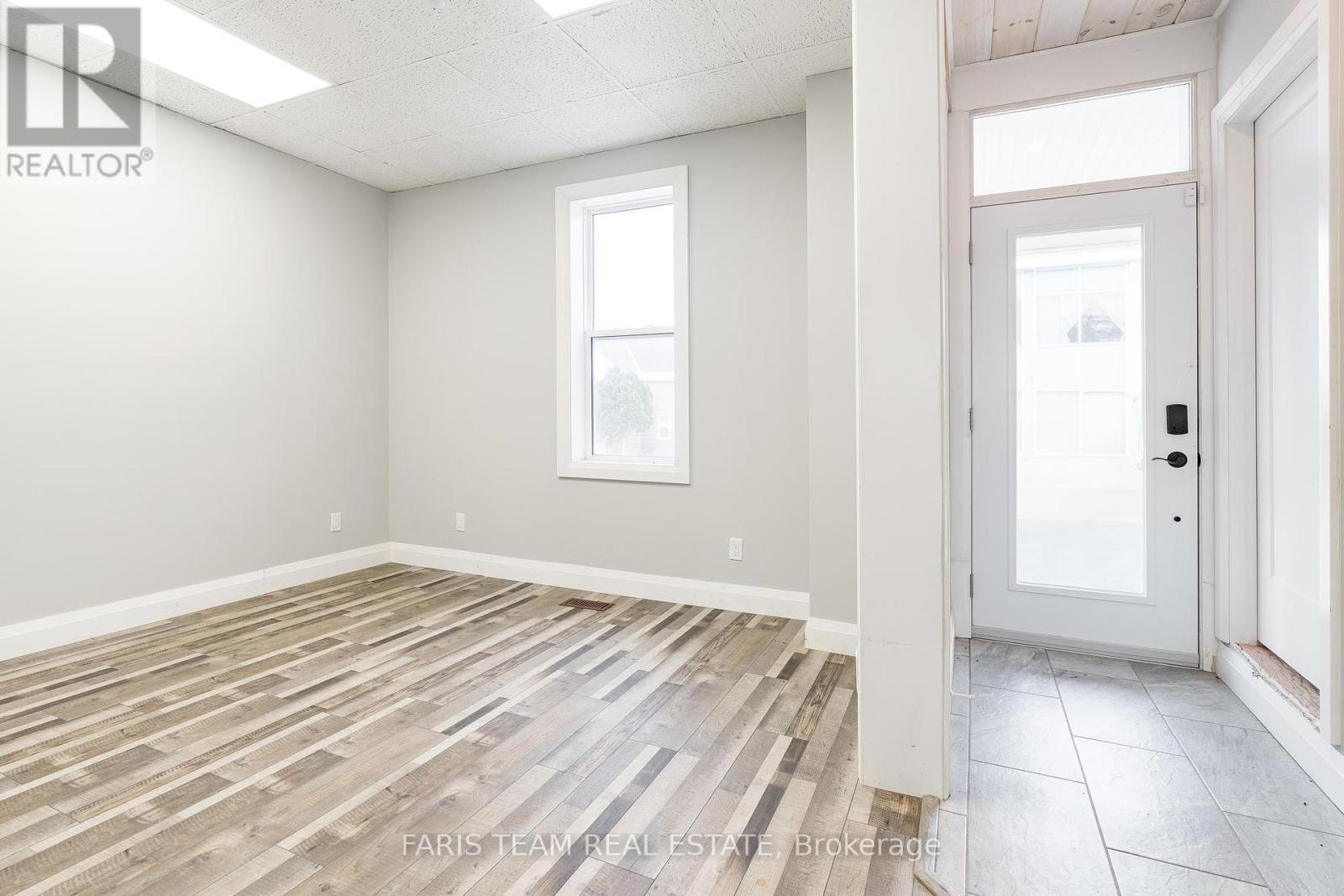 523 ELIZABETH ST