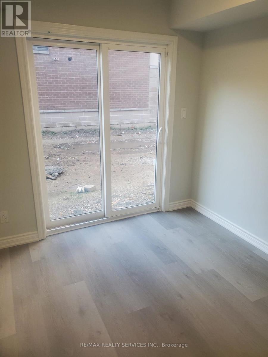 #35 -71 WINTERS CRES, #35