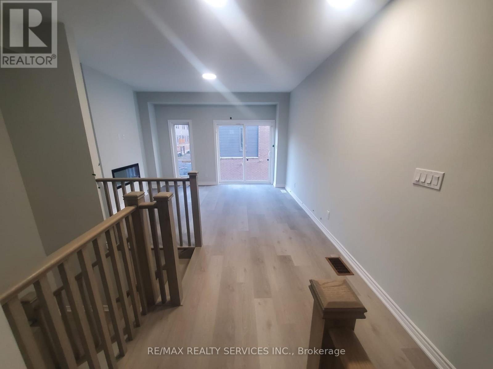 #35 -71 WINTERS CRES, #35