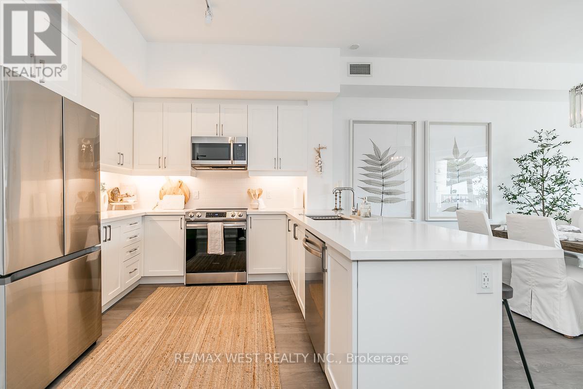 #212 -1 HUME ST, #212