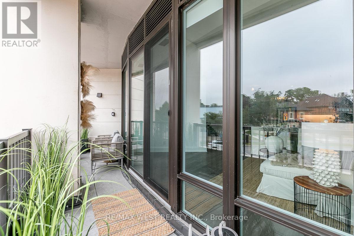 #212 -1 HUME ST, #212