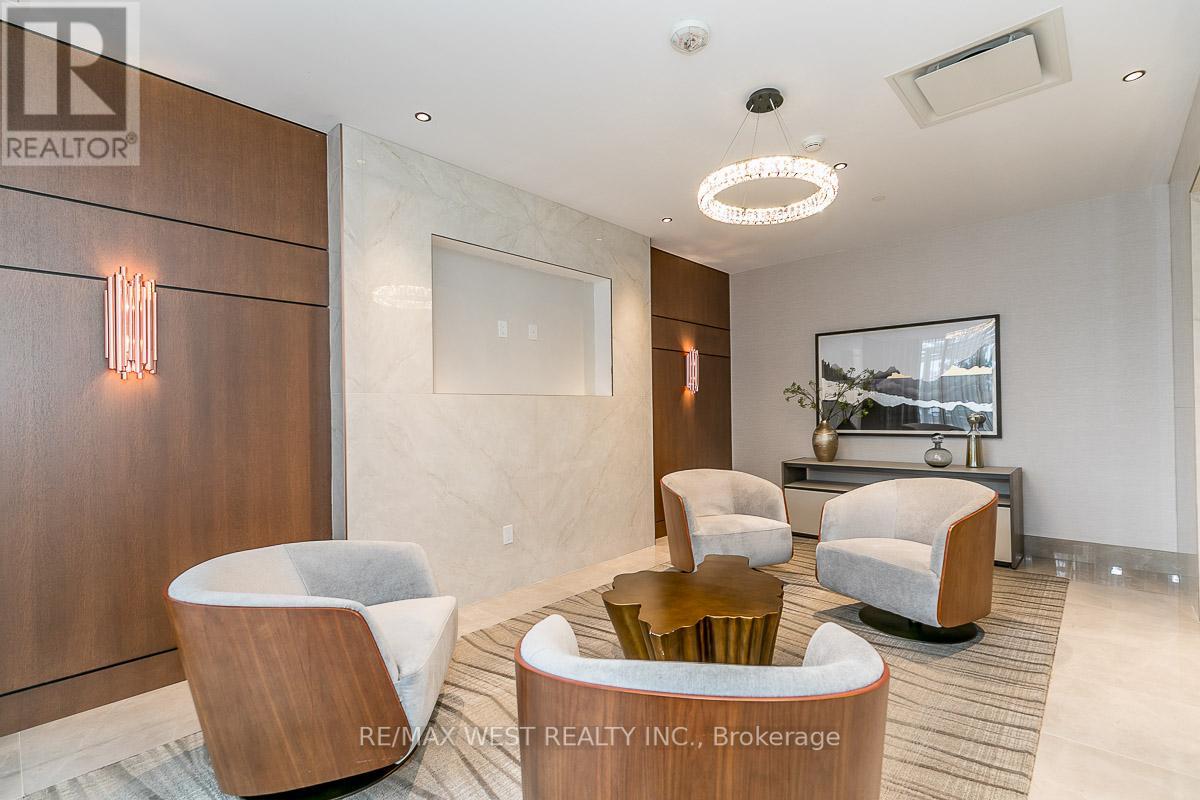 #212 -1 HUME ST, #212