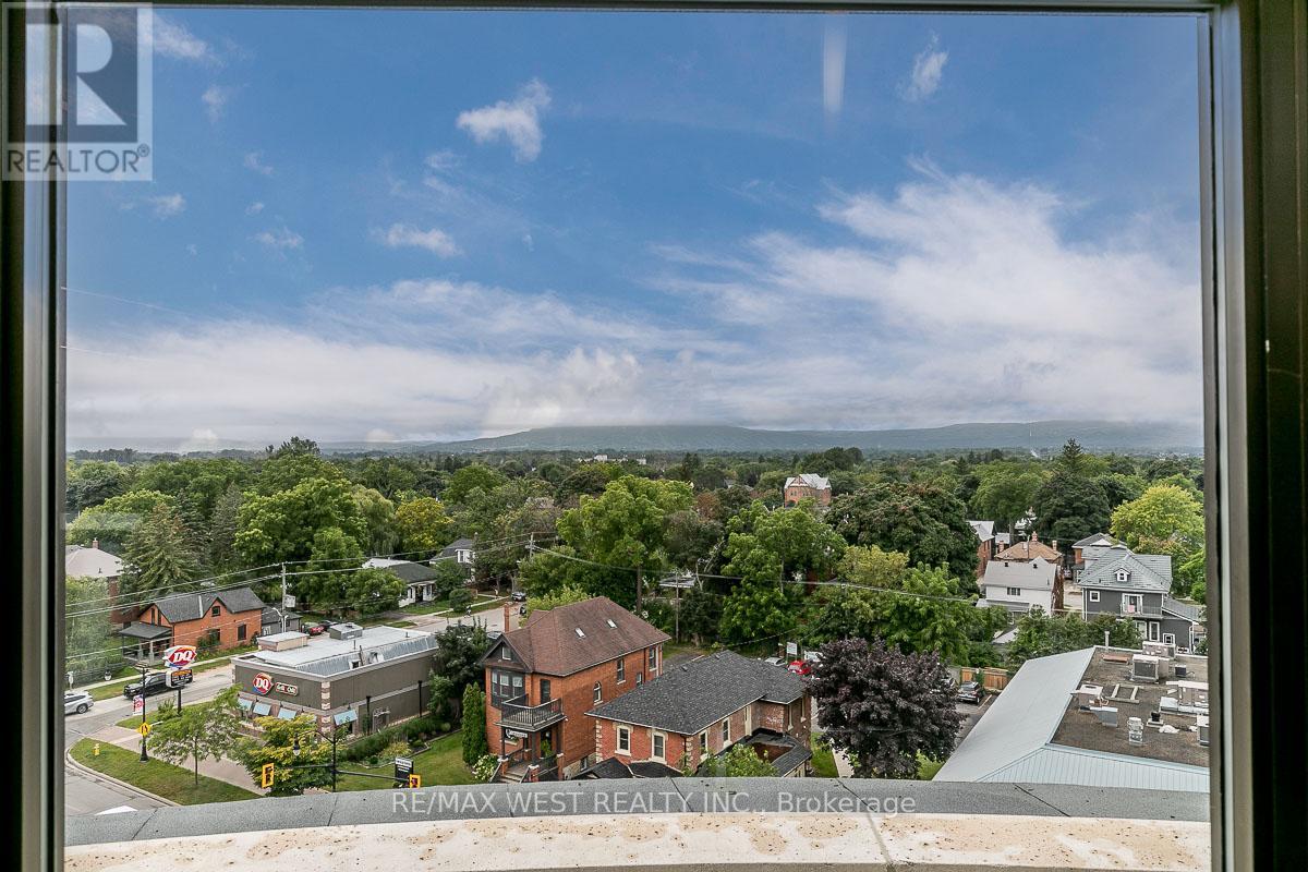 #212 -1 HUME ST, #212