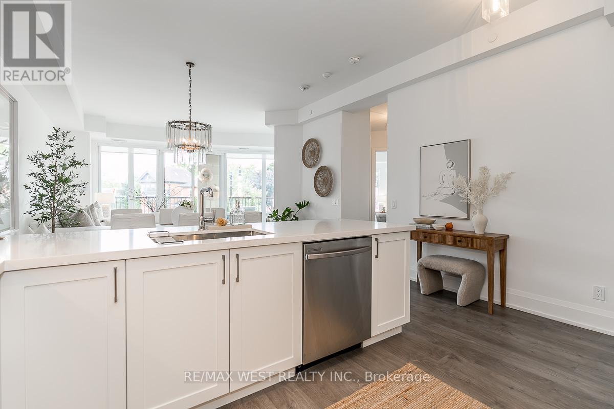 #212 -1 HUME ST, #212