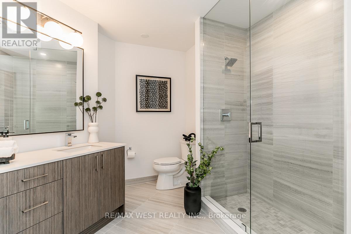 #212 -1 HUME ST, #212