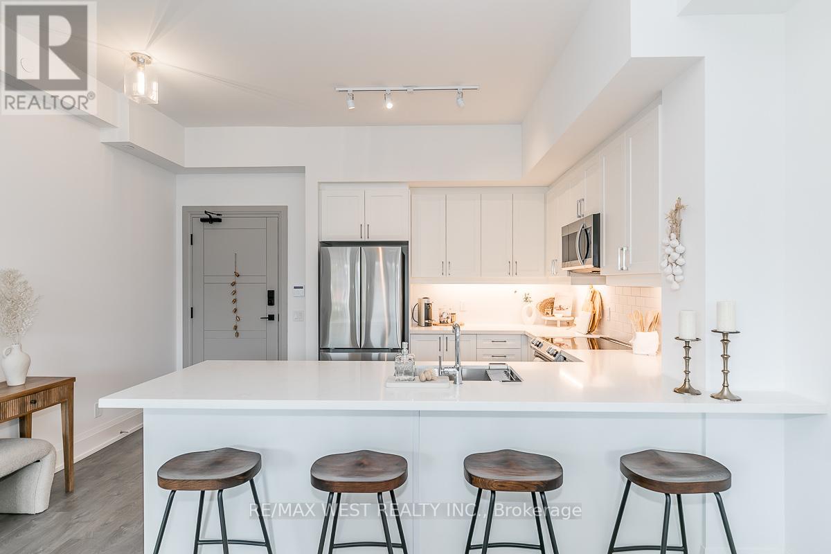 #212 -1 HUME ST, #212
