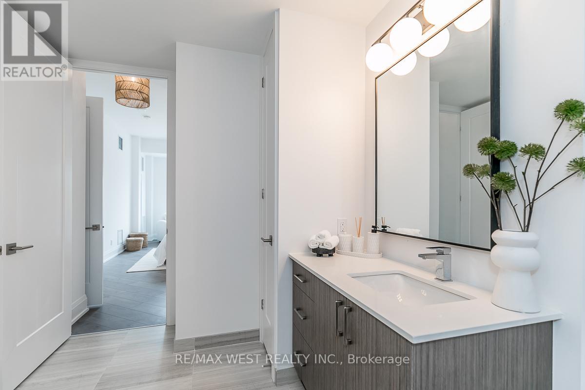 #212 -1 HUME ST, #212