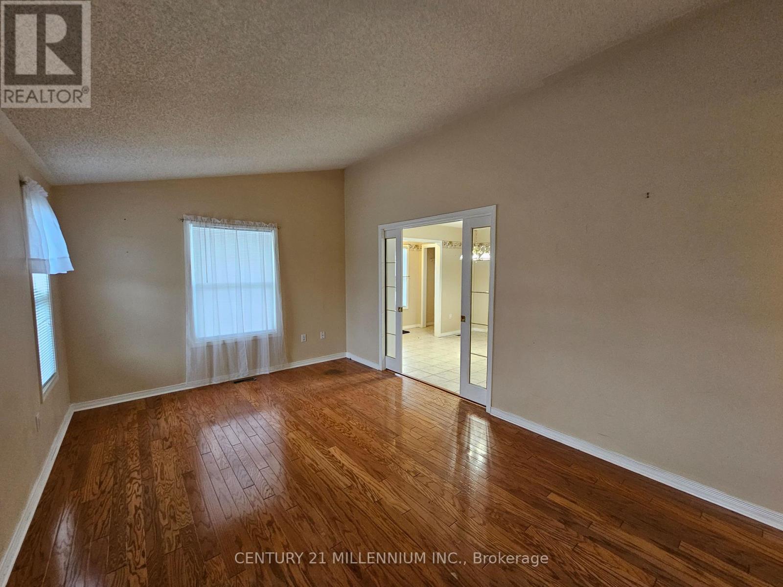 22 ST JAMES PL