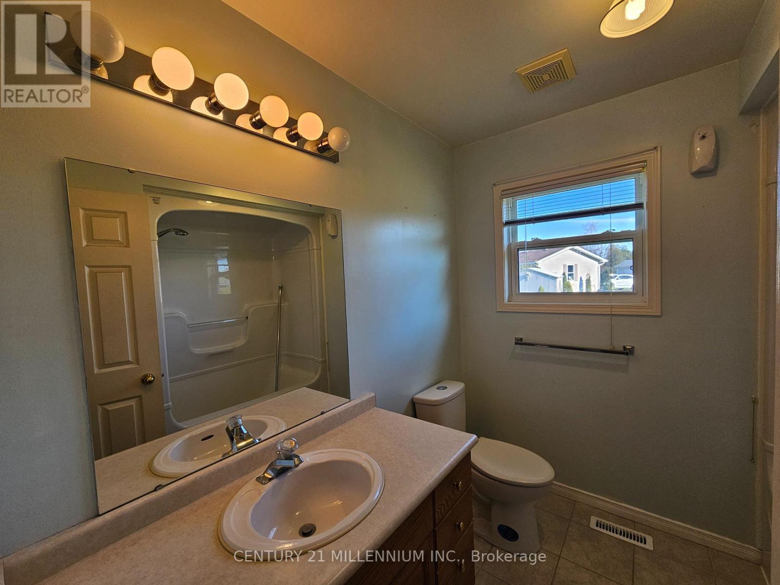 22 ST JAMES PL