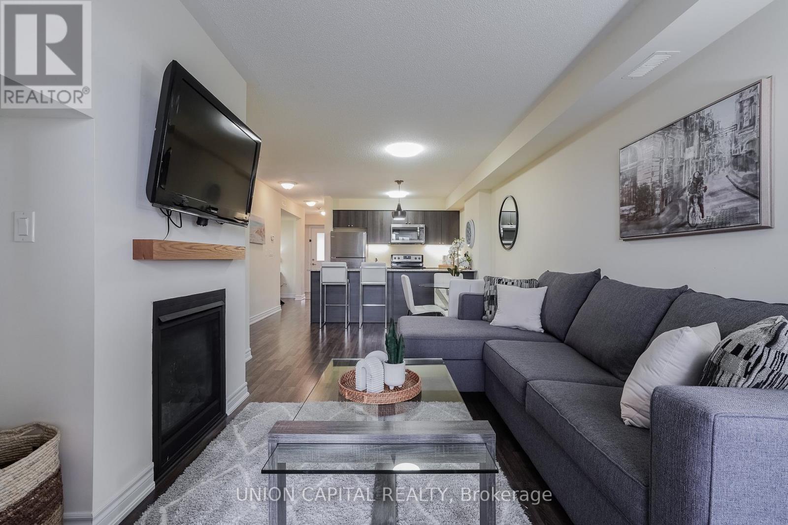 #205 -6 ANCHORAGE CRES, #205