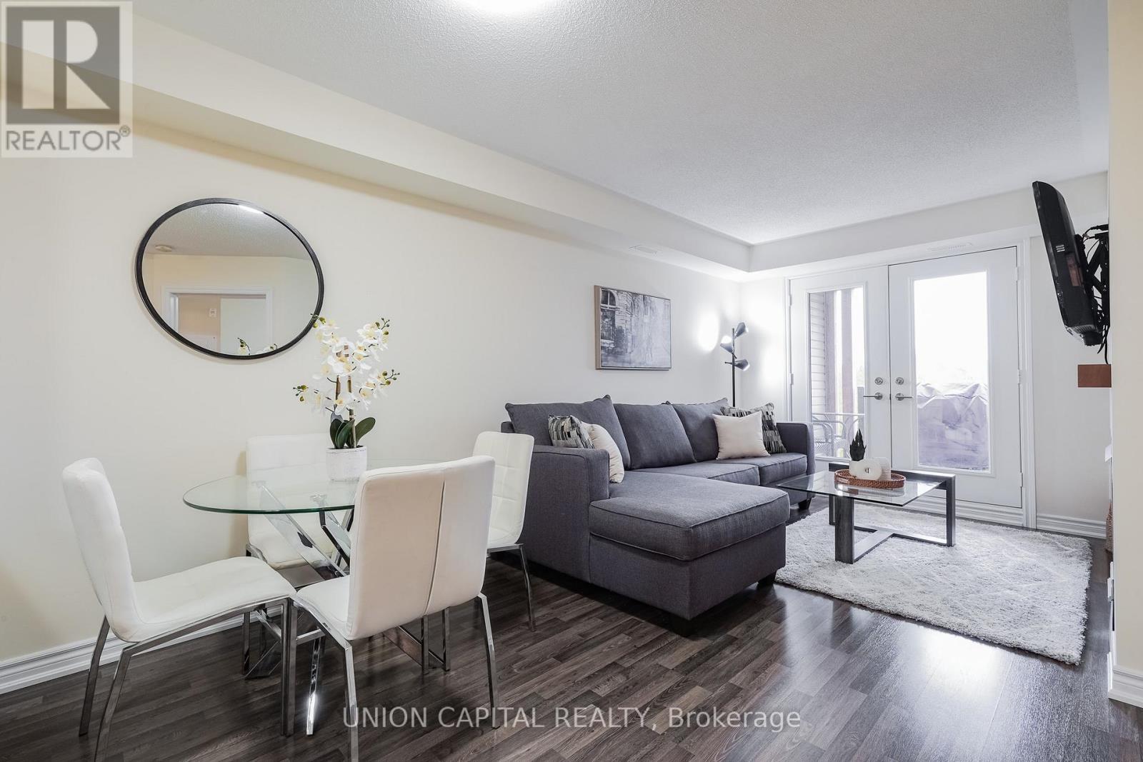 #205 -6 ANCHORAGE CRES, #205
