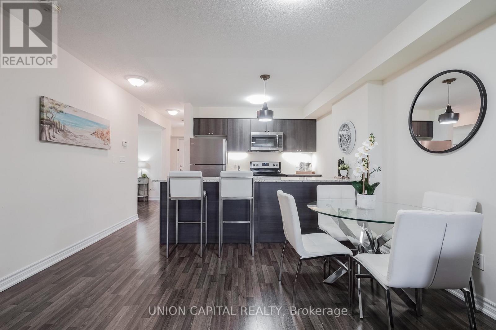 #205 -6 ANCHORAGE CRES, #205