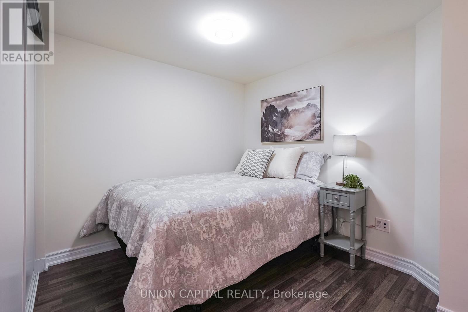 #205 -6 ANCHORAGE CRES, #205