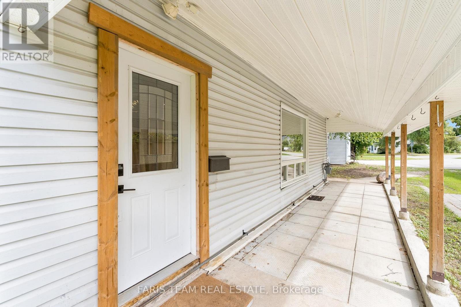237 SIMCOE ST